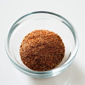Mexican dry rub in a bowl.